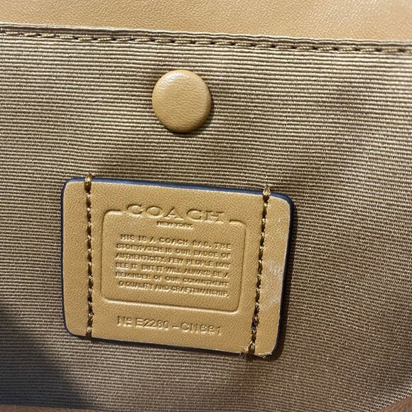 Coach White Tote Bag With Bow Print - Picture 8 of 9